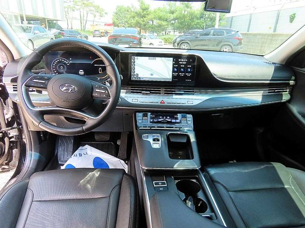 HYUNDAI Grandeur - Vista 7
