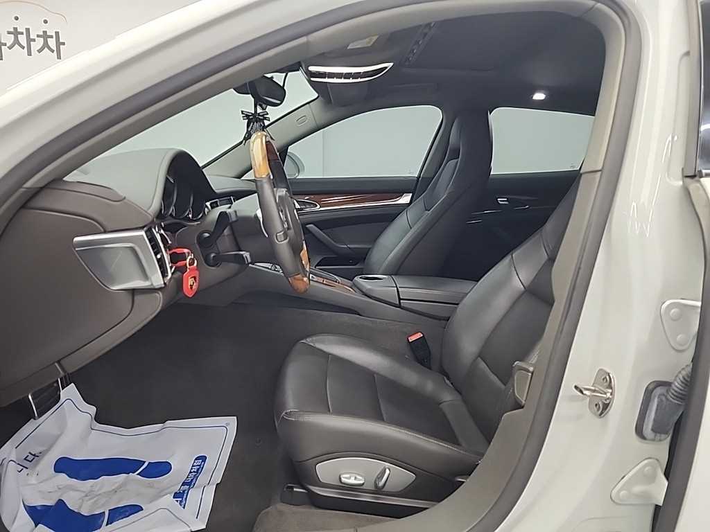 Porsche Panamera - Vista 11