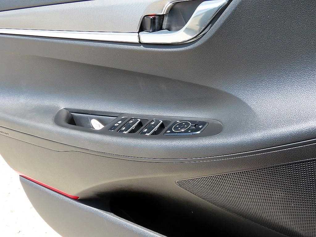 HYUNDAI Grandeur - Vista 12