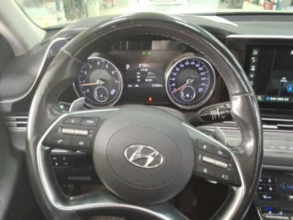 HYUNDAI Grandeur - Vista 5