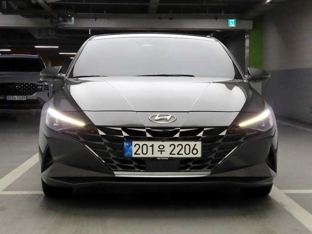 HYUNDAI Avante - Vista 2