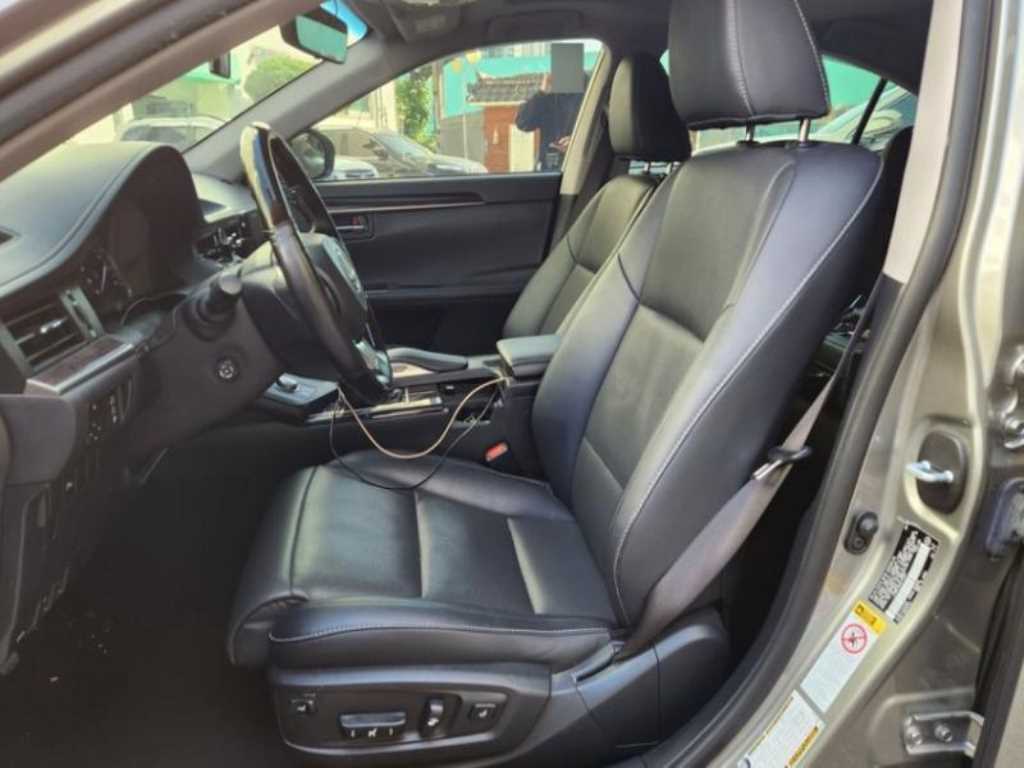 Lexus ES - Vista 3