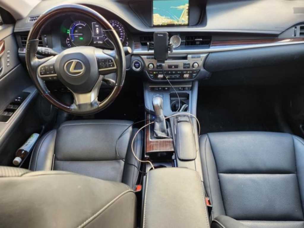 Lexus ES - Vista 4