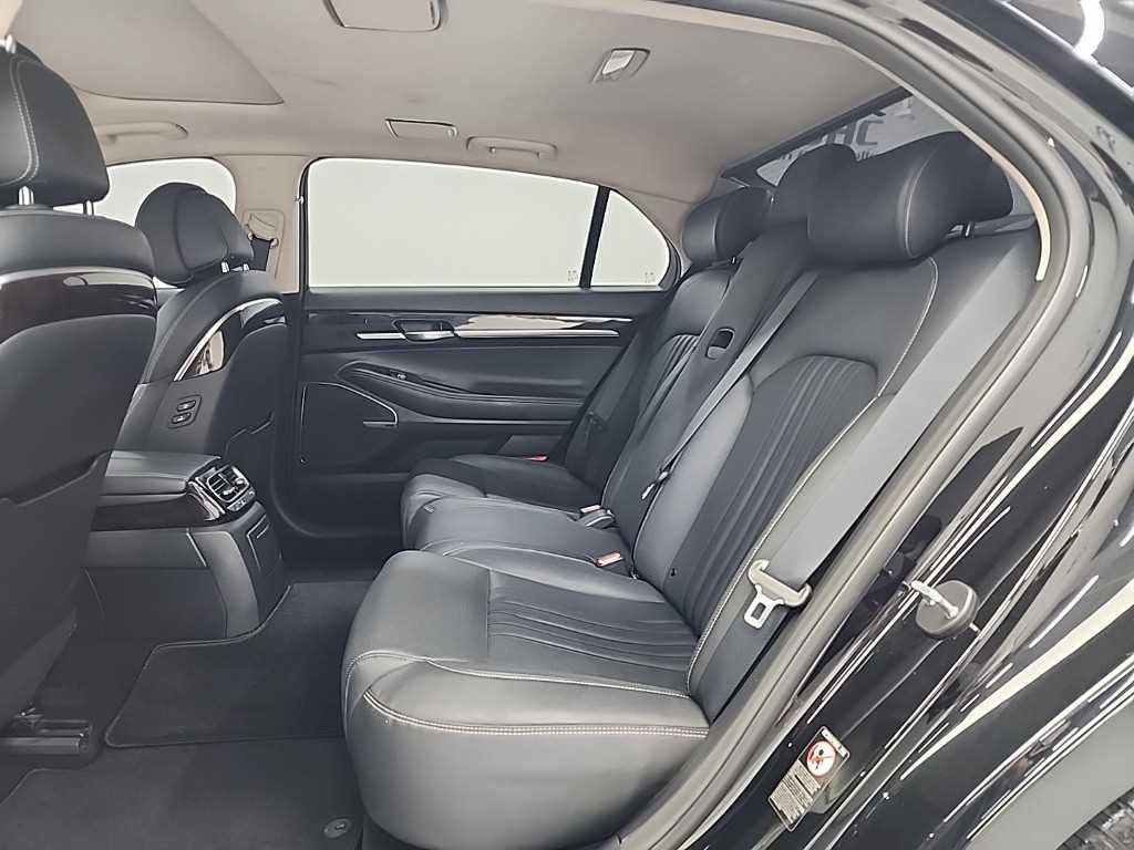 Genesis G90 - Vista 12