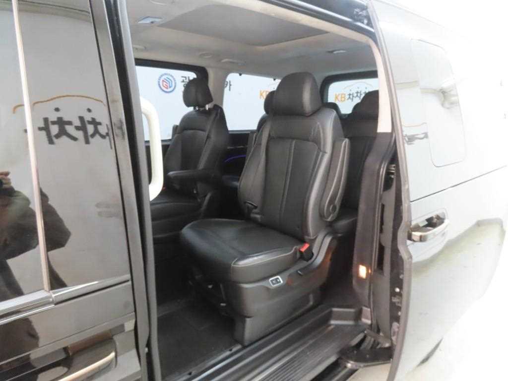 HYUNDAI Staria - Vista 6