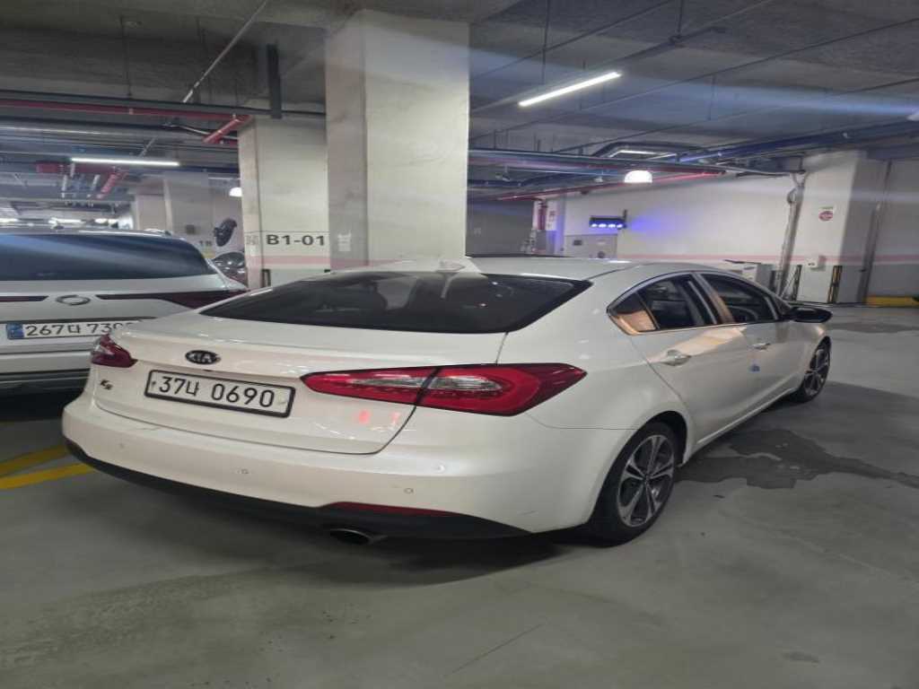 KIA K3 - Vista 4
