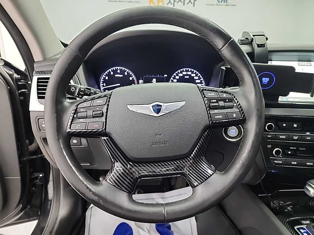 HYUNDAI Genesis - Vista 9