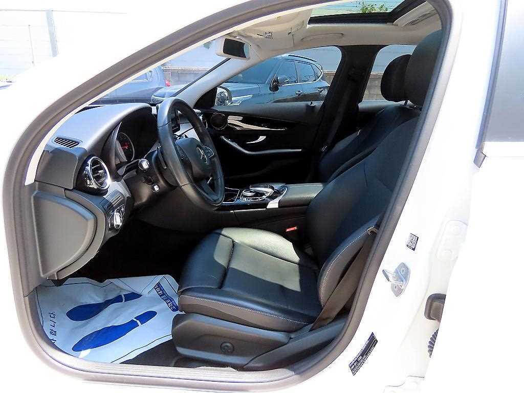 Mercedes Benz C Class - Vista 5