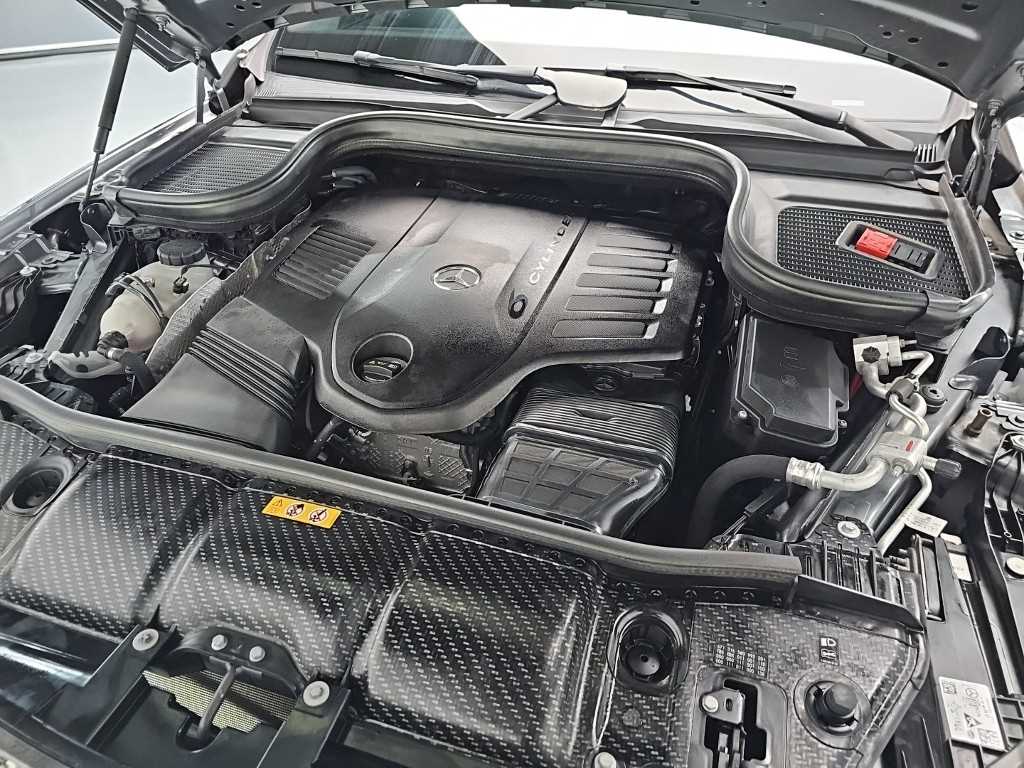Mercedes Benz GLE Class - Vista 5