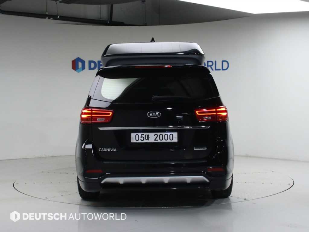KIA Carnival - Vista 5
