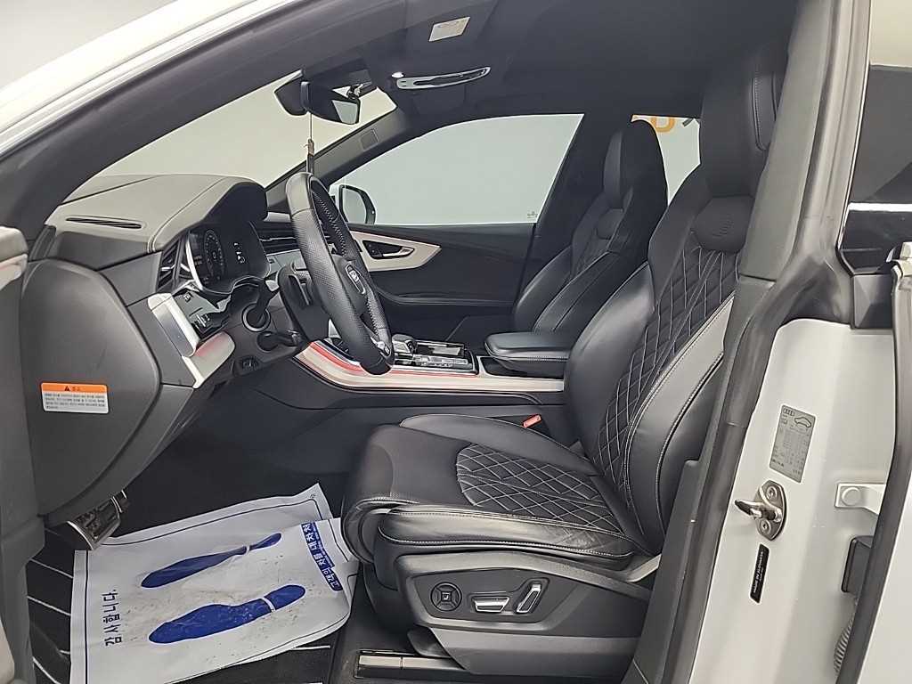 Audi Q8 - Vista 11