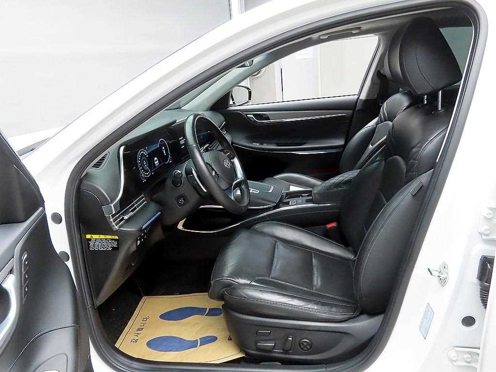 HYUNDAI Grandeur - Vista 5
