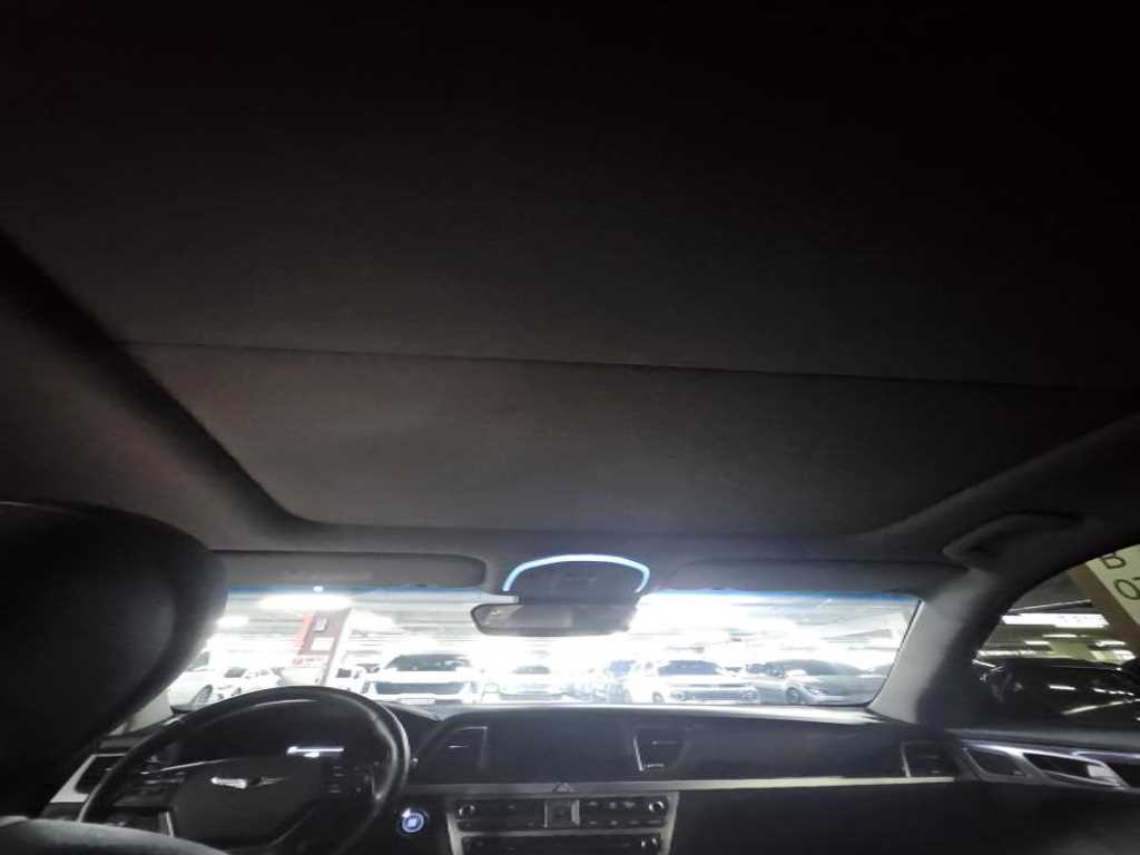 Genesis G80 - Vista 10