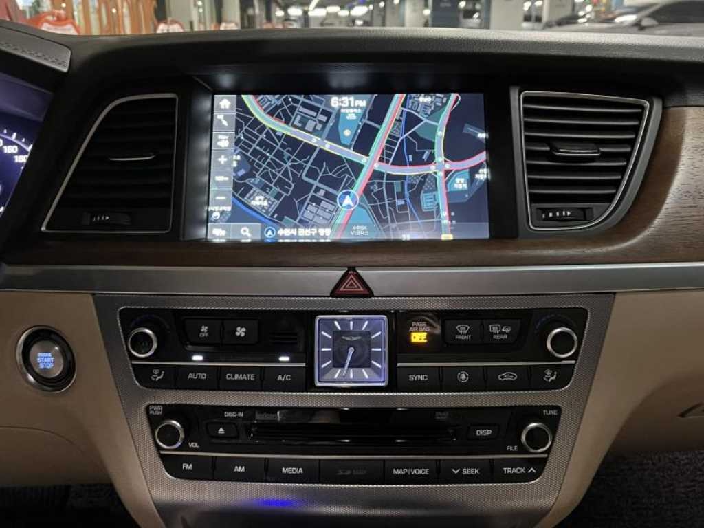 Genesis G80 - Vista 10