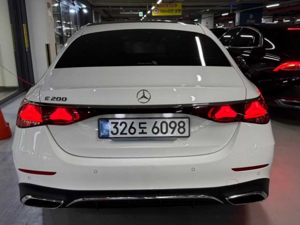 Mercedes Benz E class - Vista 5
