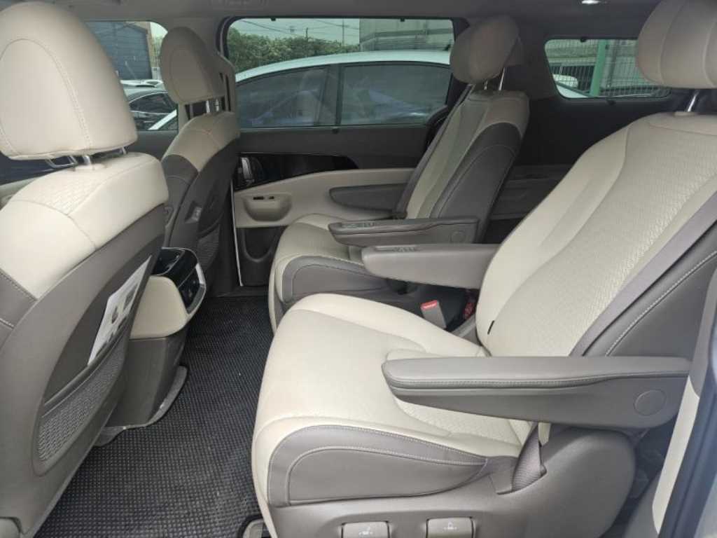 KIA Carnival - Vista 6
