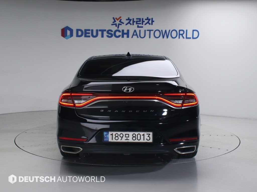 HYUNDAI Grandeur - Vista 4