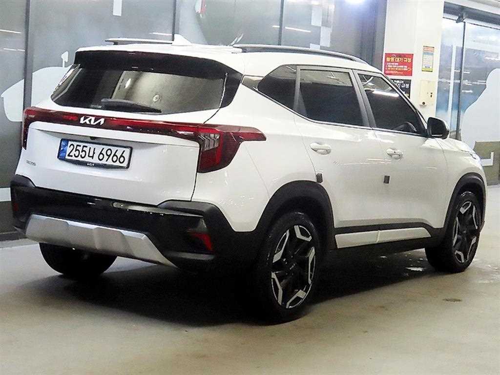 KIA Seltos - Vista 4