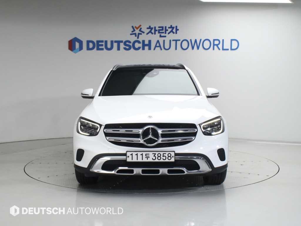 Mercedes Benz GLC Class - Vista 3