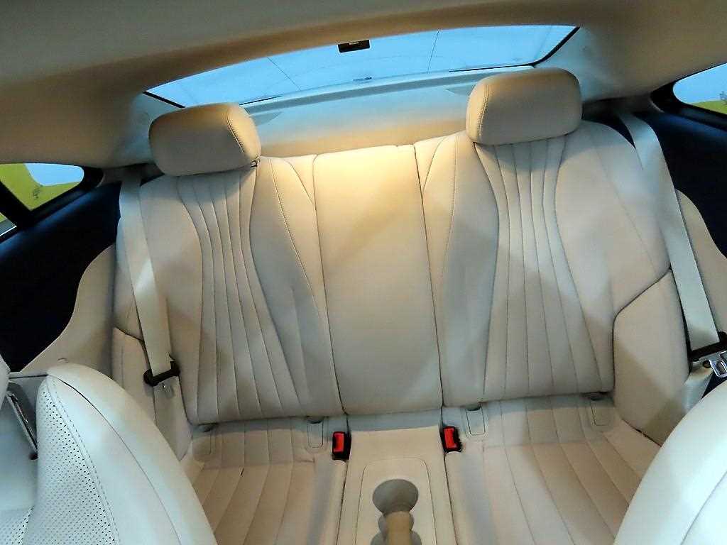 Mercedes Benz E class - Vista 6