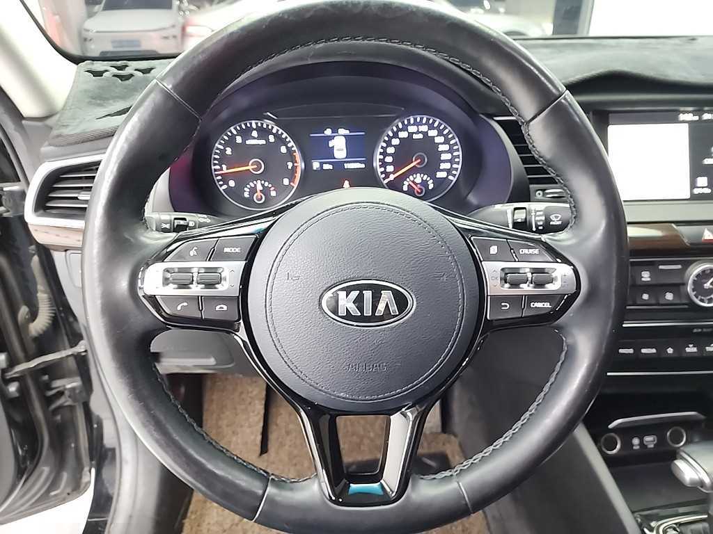 KIA K7 - Vista 9