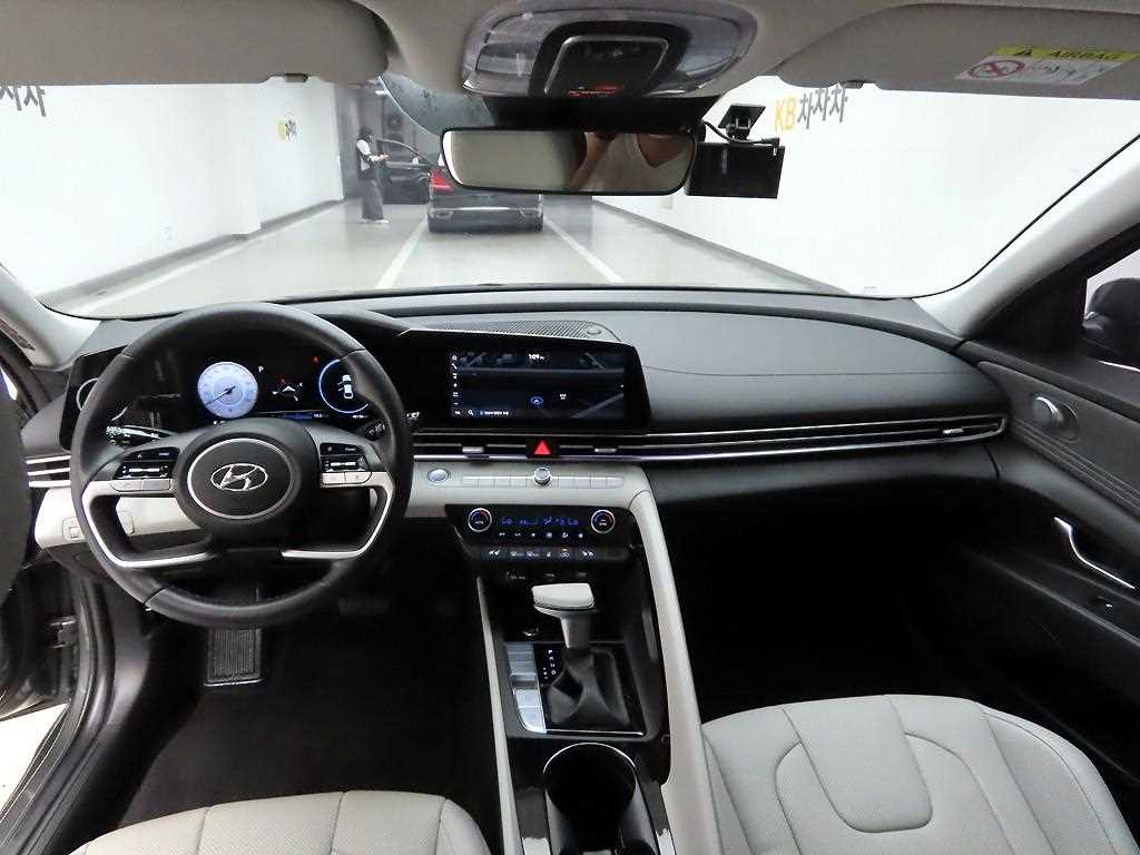 HYUNDAI Avante - Vista 6