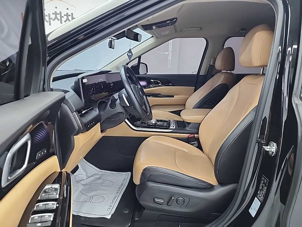 KIA Carnival - Vista 11