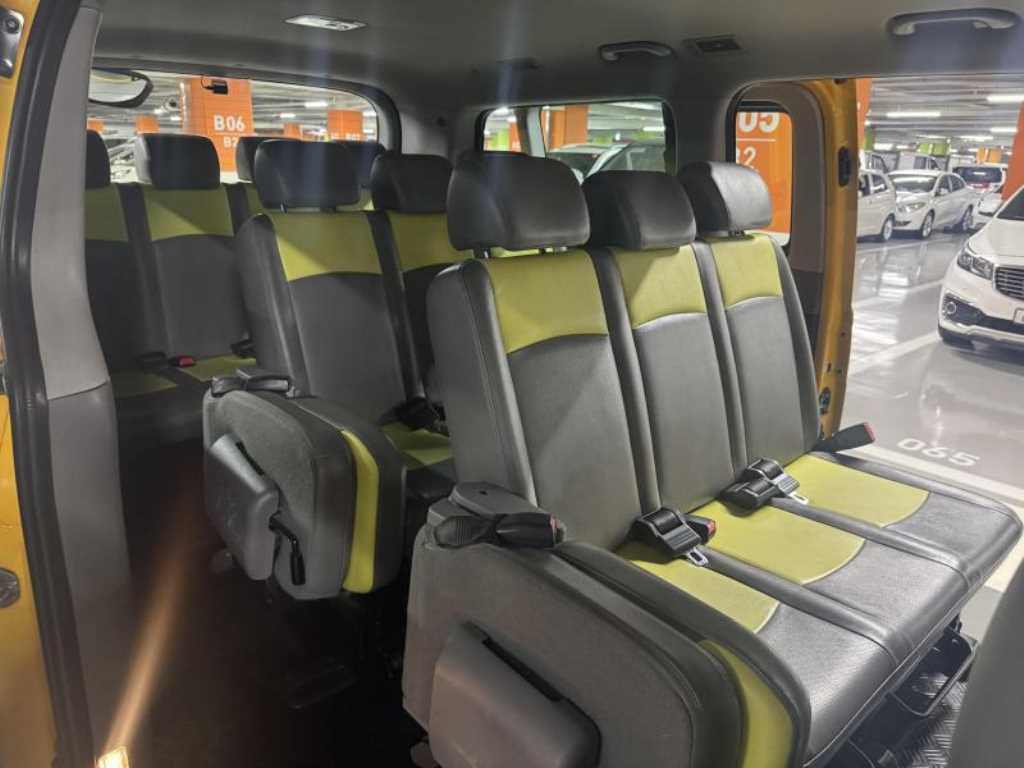 HYUNDAI Starex 2019 Amarillo - Importación desde Corea - HF Imports Iquique - Foto 18