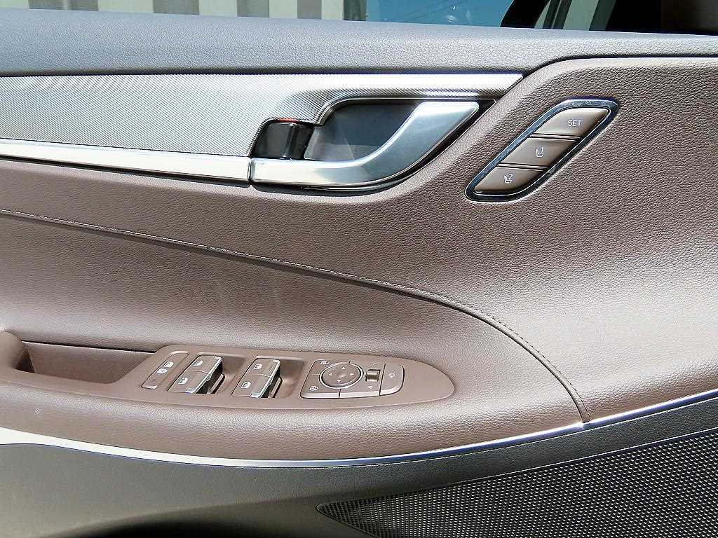 HYUNDAI Grandeur - Vista 11