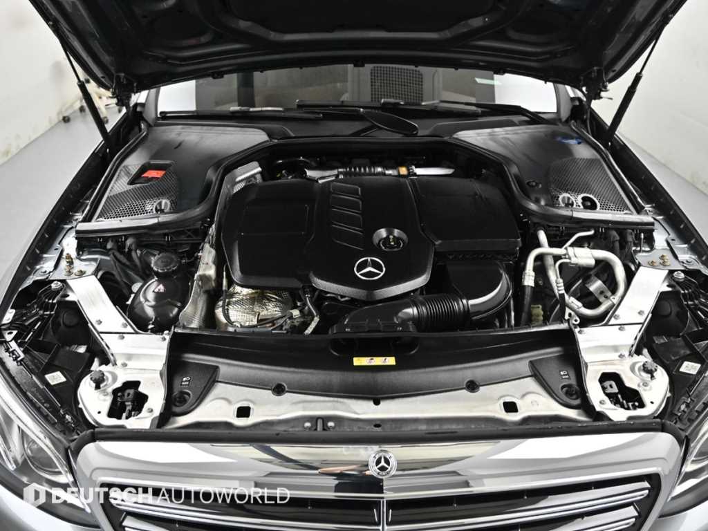 Mercedes Benz E class - Vista 6