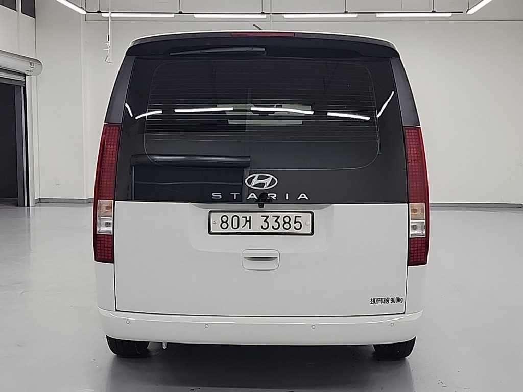HYUNDAI Staria - Vista 3