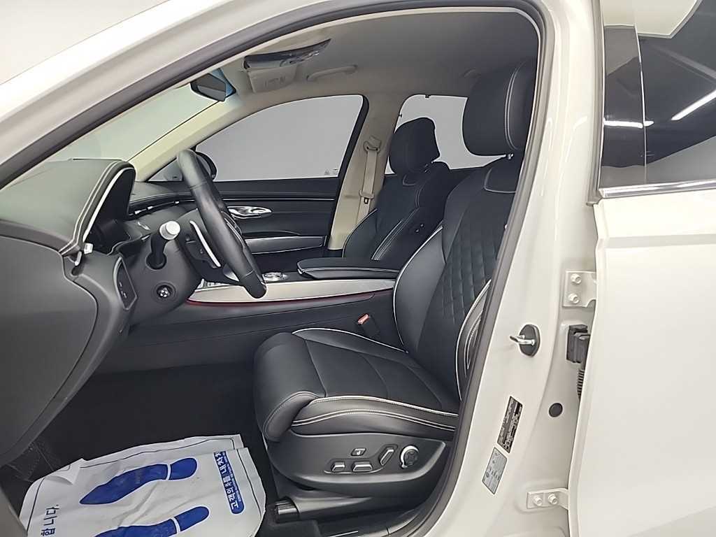Genesis GV70 - Vista 11