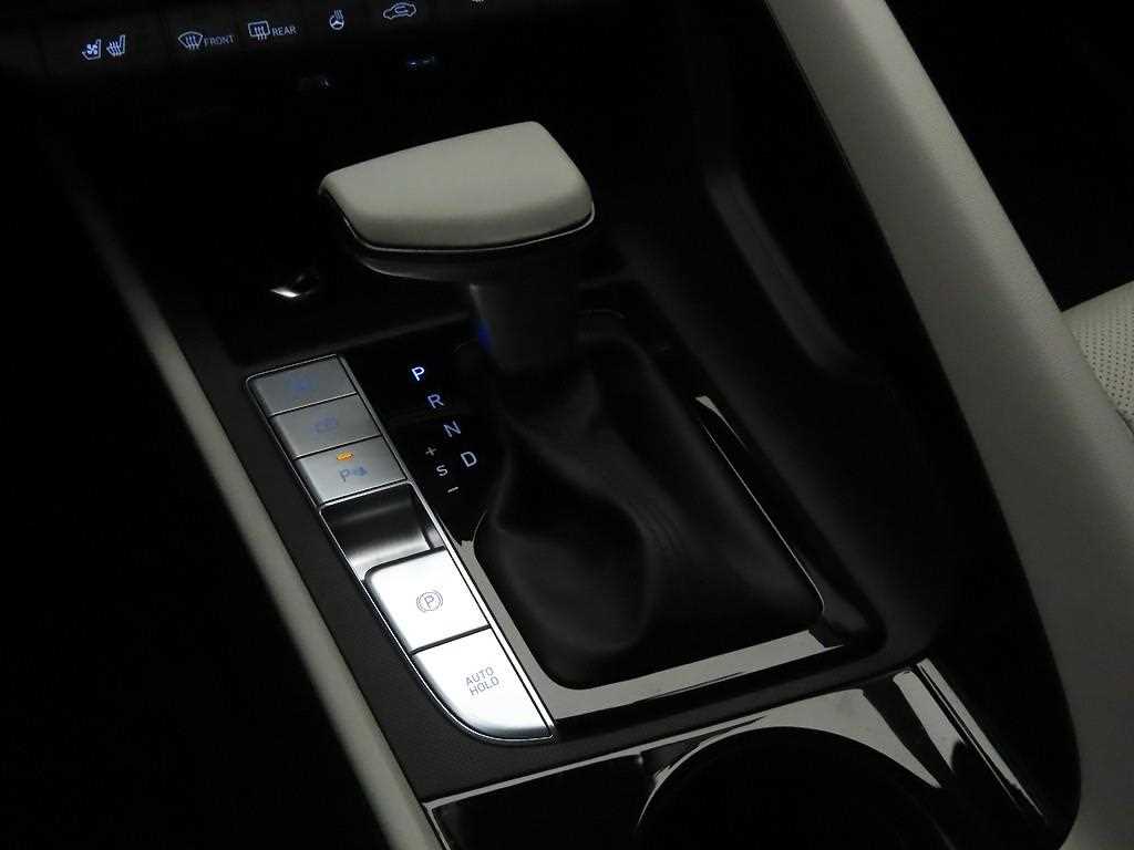 HYUNDAI Avante - Vista 10