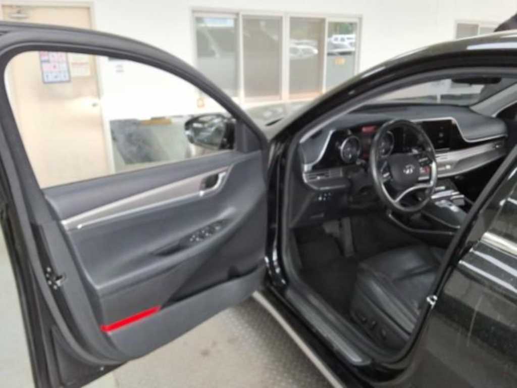 HYUNDAI Grandeur - Vista 9