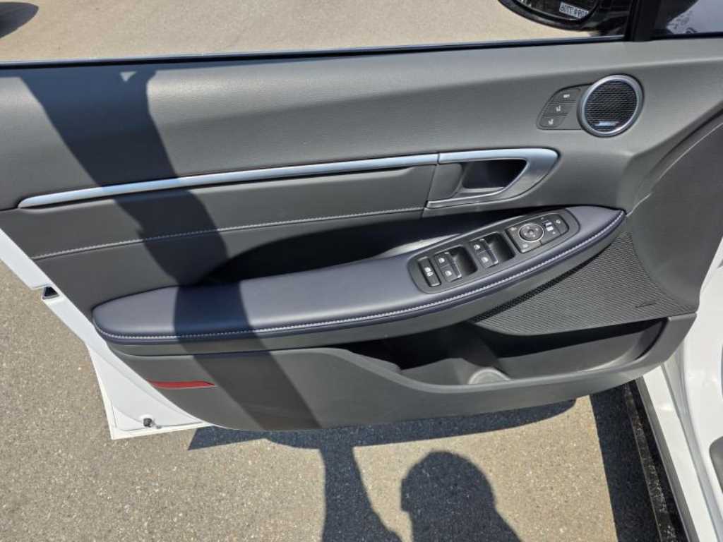 HYUNDAI Sonata - Vista 4