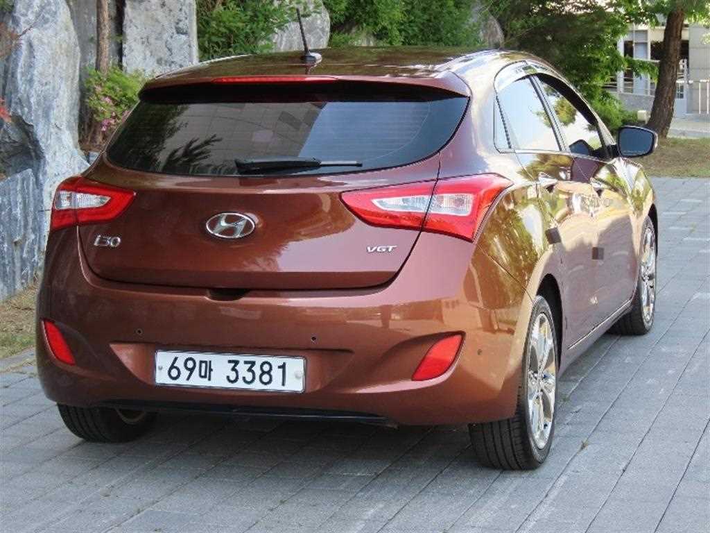 HYUNDAI i30 - Vista 3