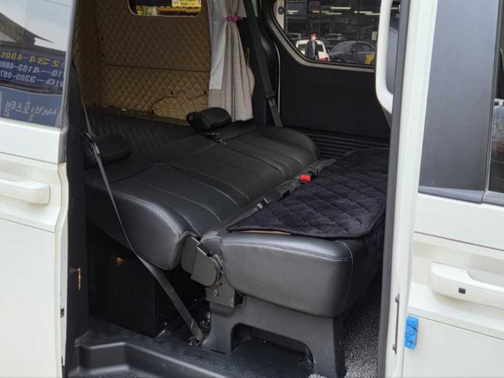 HYUNDAI Staria - Vista 2
