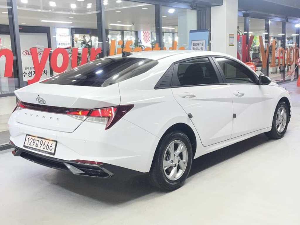 HYUNDAI Avante - Vista 4