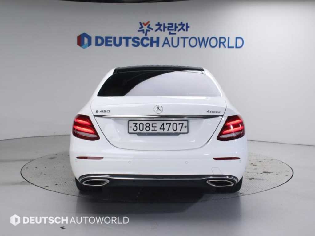 Mercedes Benz E class - Vista 6