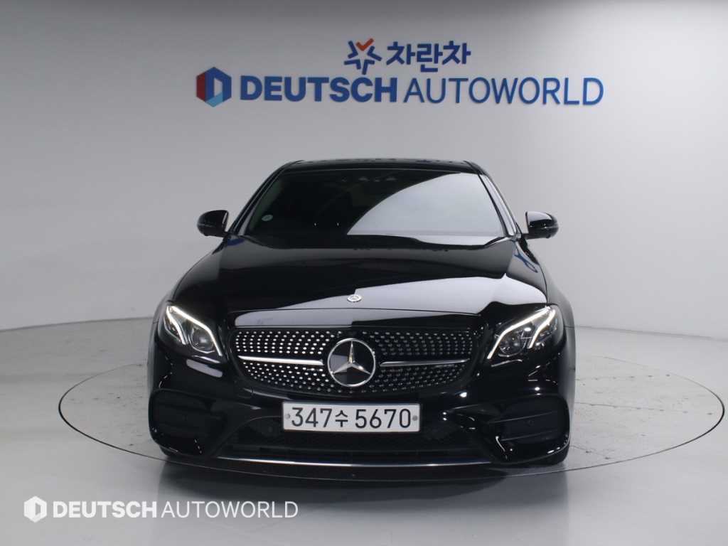 Mercedes Benz E class - Vista 3