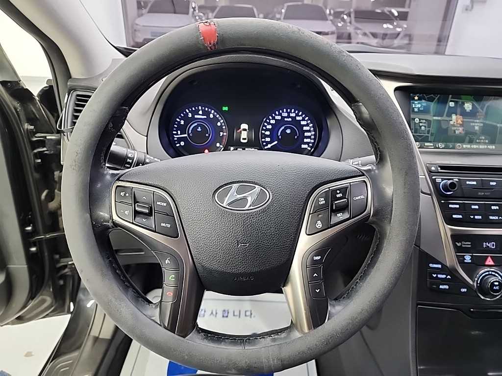 HYUNDAI Grandeur - Vista 9
