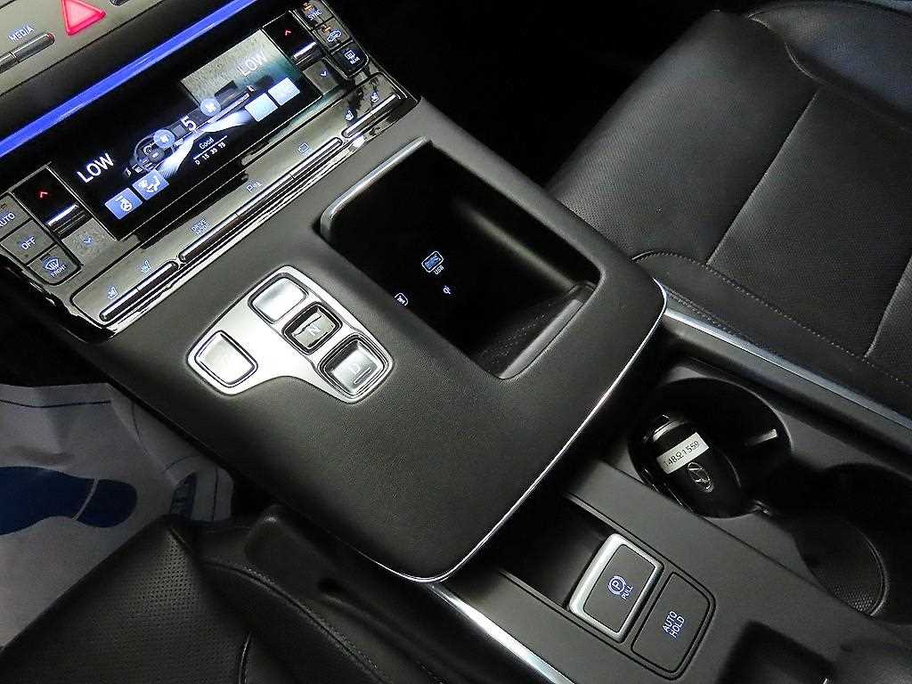 HYUNDAI Grandeur - Vista 12