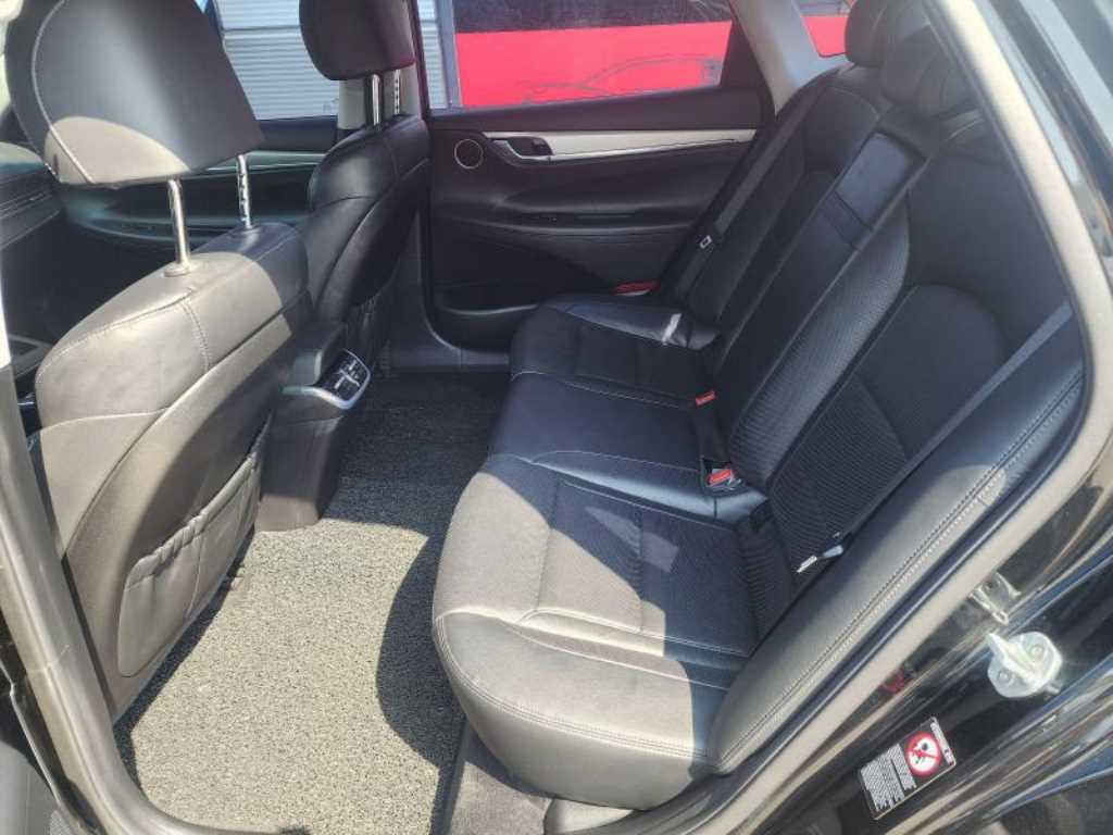 HYUNDAI Grandeur - Vista 12