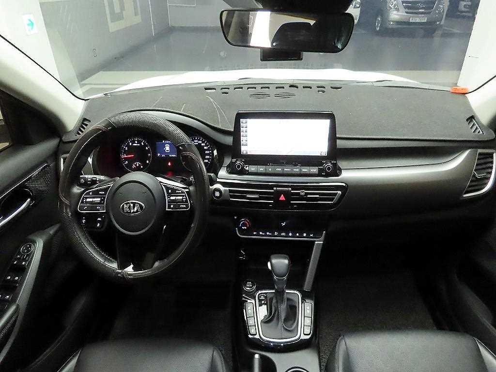 KIA Seltos - Vista 8