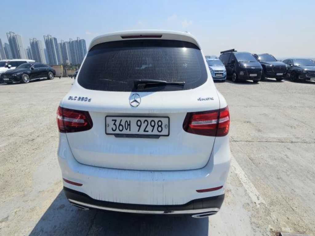 Mercedes Benz GLC Class - Vista 4