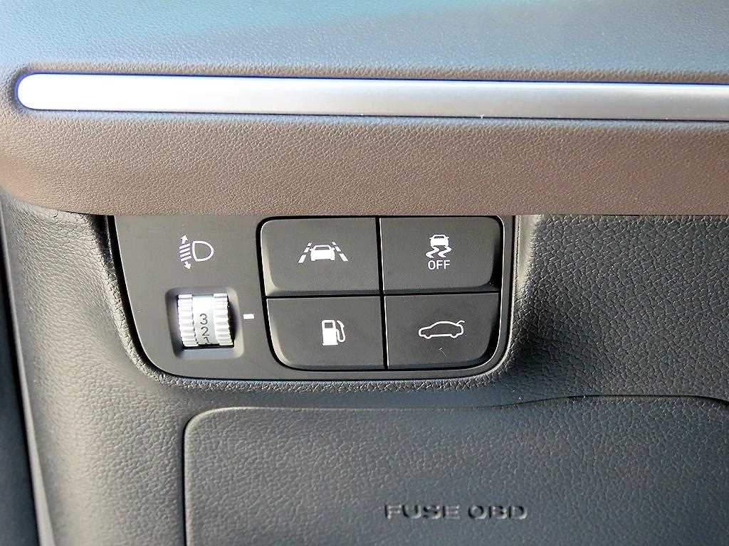 HYUNDAI Grandeur - Vista 12