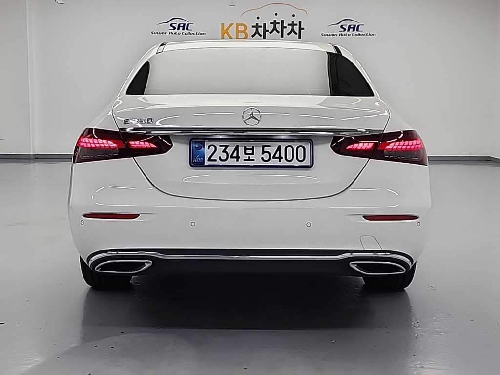 Mercedes Benz E class - Vista 3