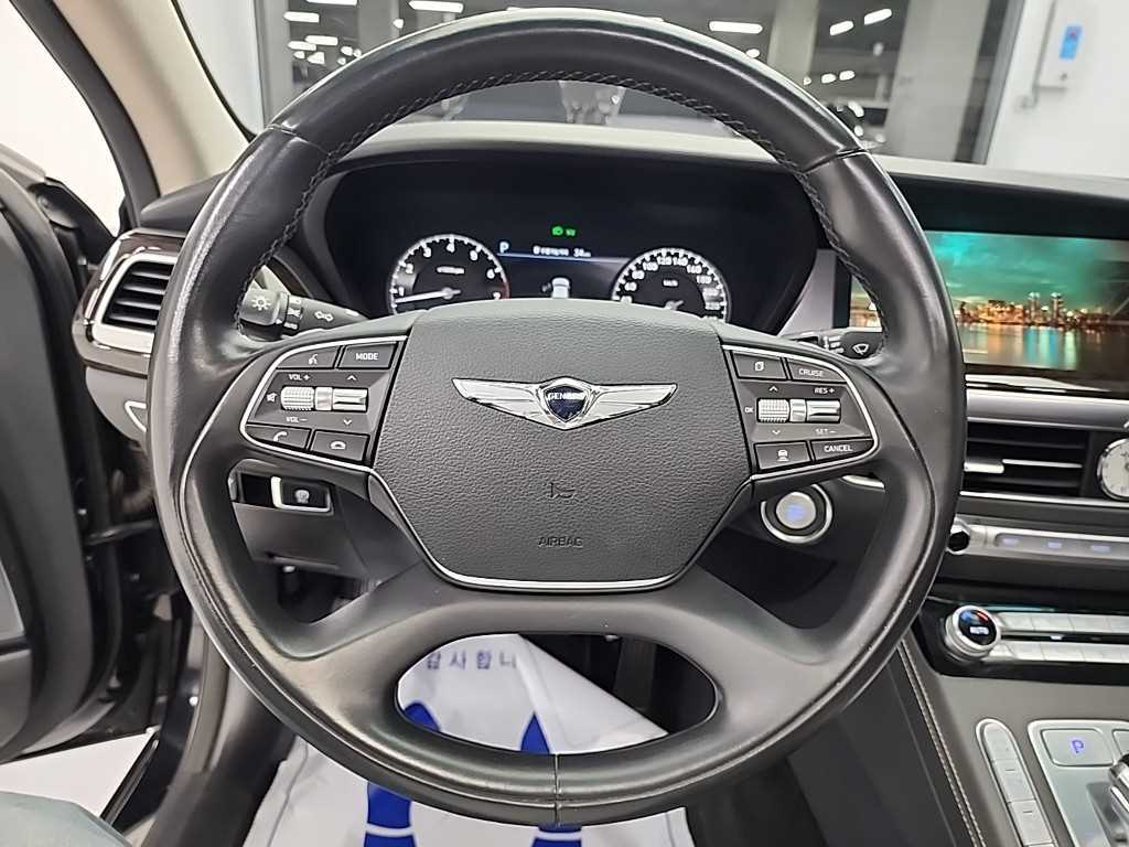 Genesis G90 - Vista 9