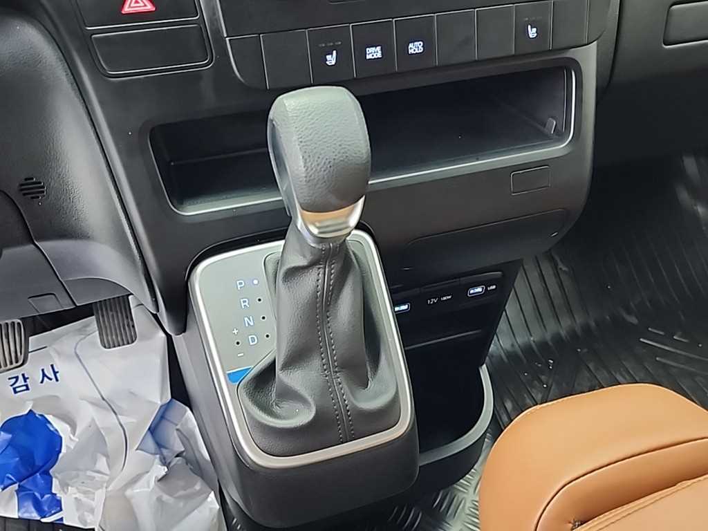 HYUNDAI Staria - Vista 8