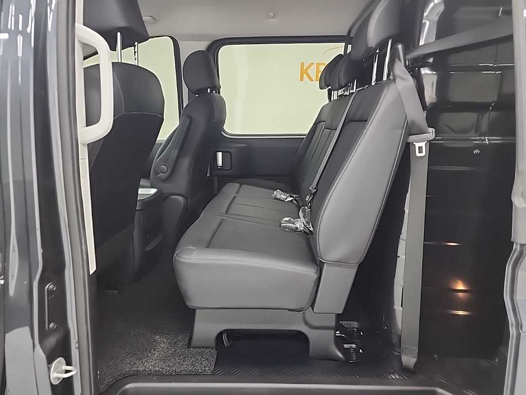HYUNDAI Staria - Vista 12